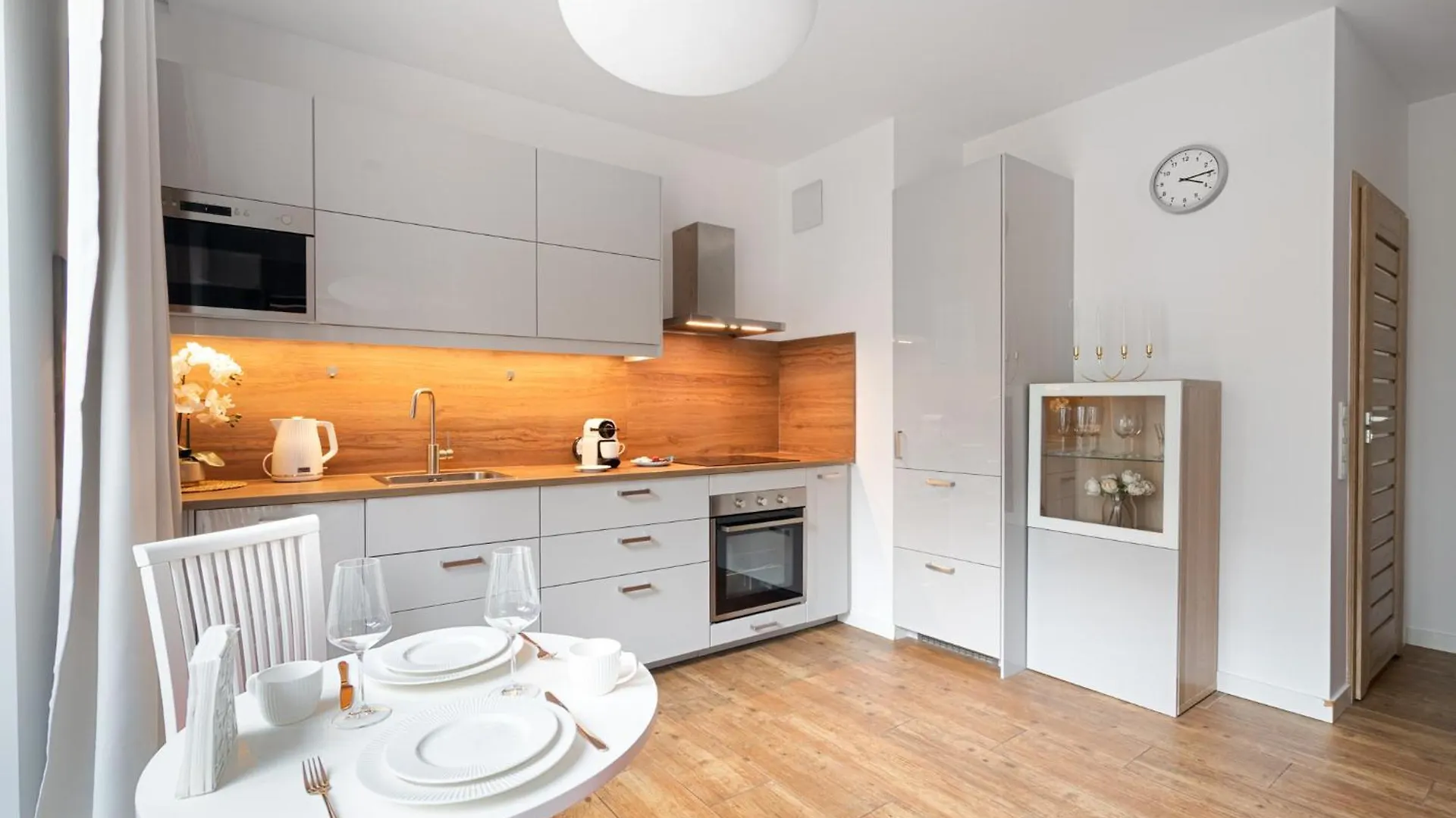 Urban Chic - One Bedroom Apartment - Warsaw Stays&G85-5