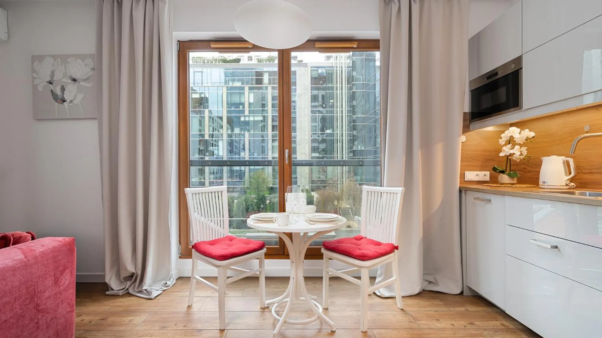 Urban Chic - One Bedroom Apartment - Warsaw Stays&G85-5