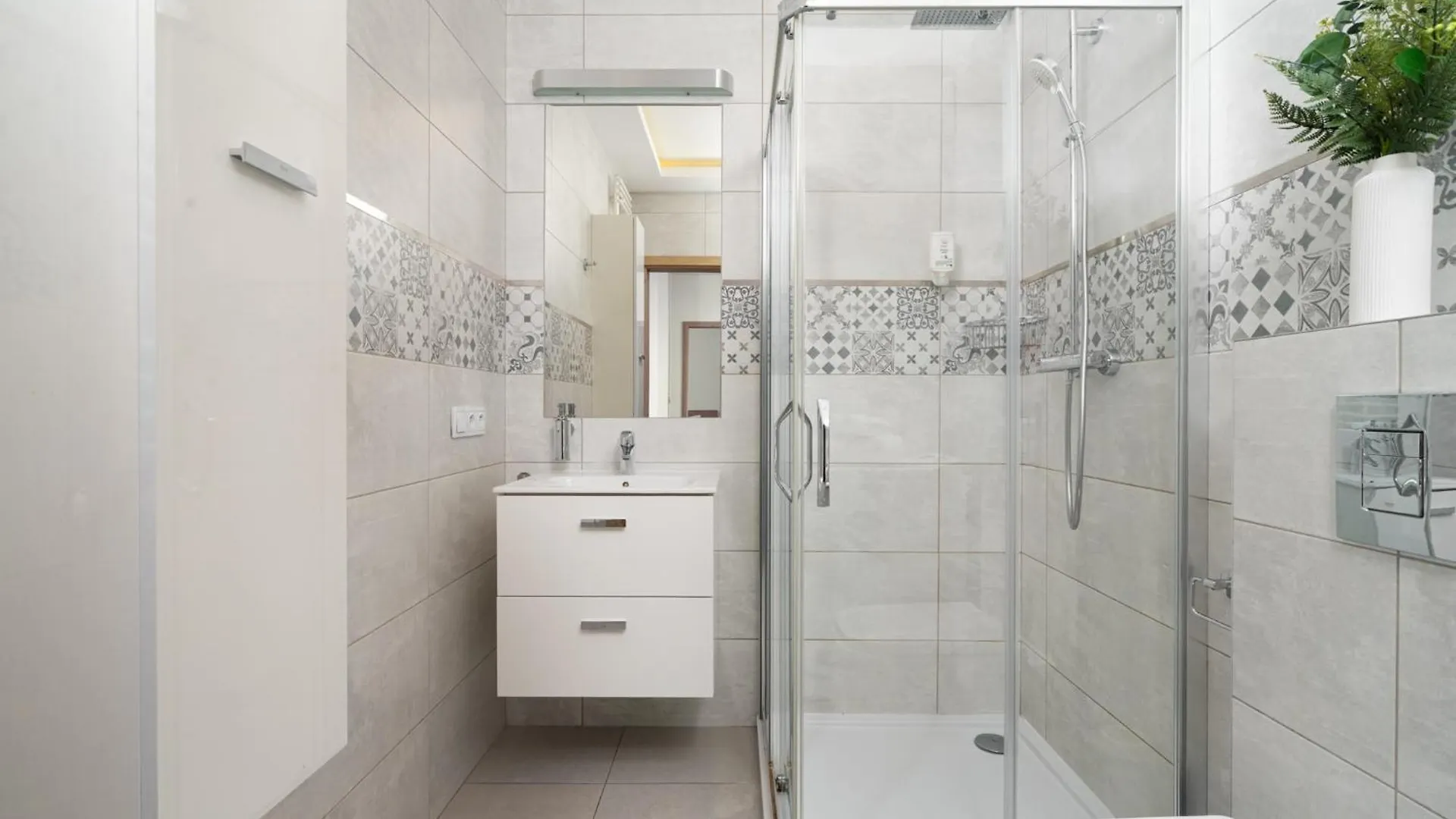 Urban Chic - One Bedroom Apartment - Warsaw Stays&G85-5