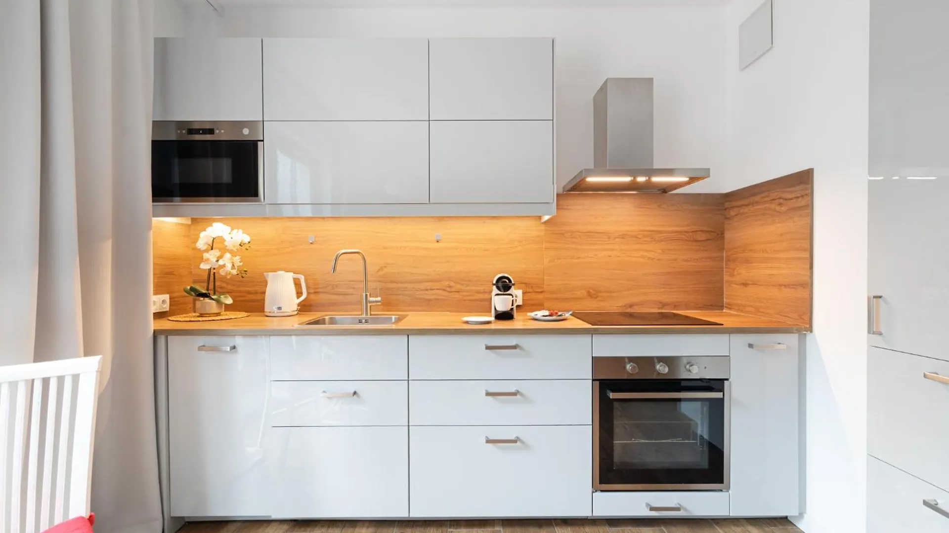 Urban Chic - One Bedroom Apartment - Warsaw Stays&G85-5
